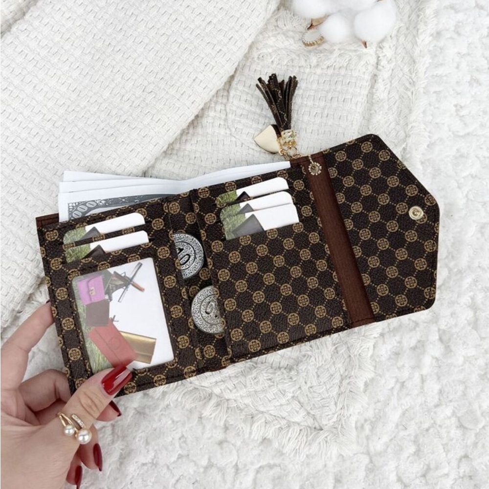 ⚠️Clearance Coffee Brown Heart And Tassel Wallet / Cardholder - Picture 3 of 4